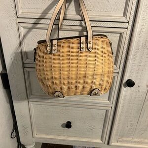 No brand wicker purse